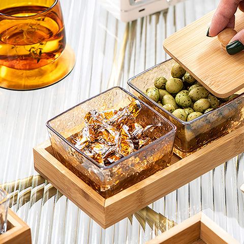 2pcs Glass Bowls Arranged in Wooden Tray